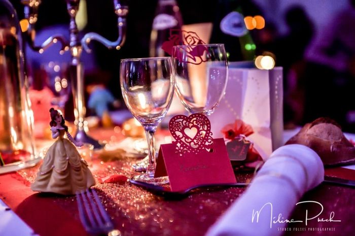 Décoration de la table d'honneur de nuit: féérique