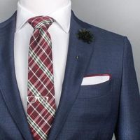 Le liseré de la pochette rappelle la cravate