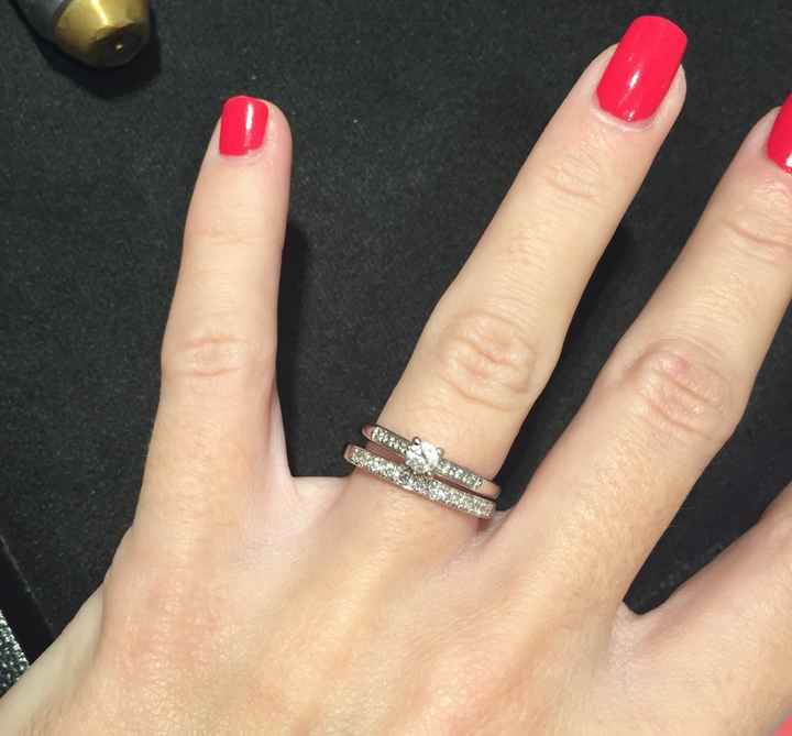 Alliance commandée assortie à ma bague de fiançailles 