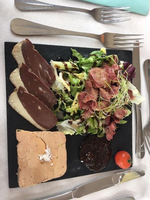 Entrée 1 : assiette landaise (foie gras, magrets et gésiers)