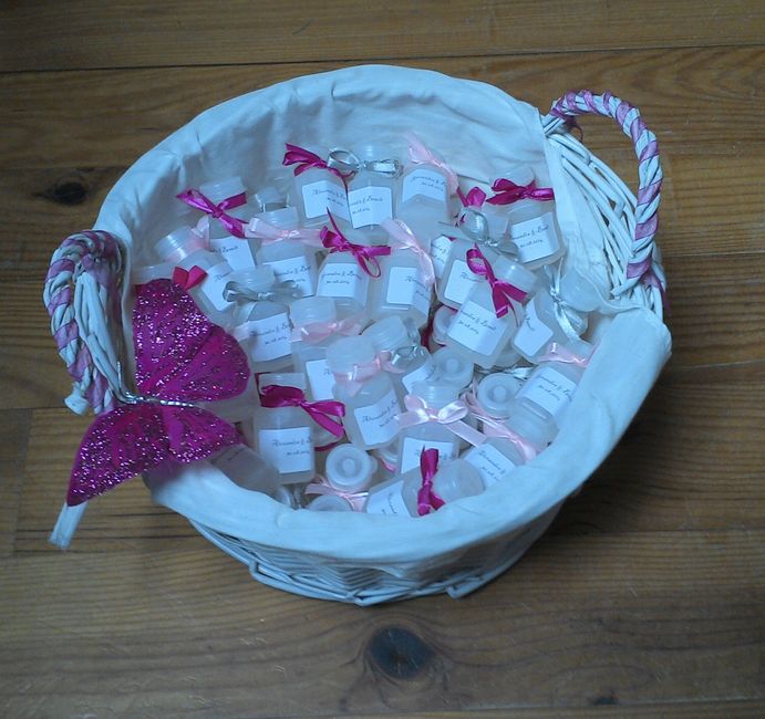 panier customisé avec contenant a bulles pour la sortie d'église