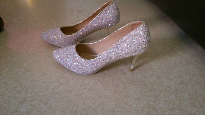 A la recherche des chaussures parfaites - 1