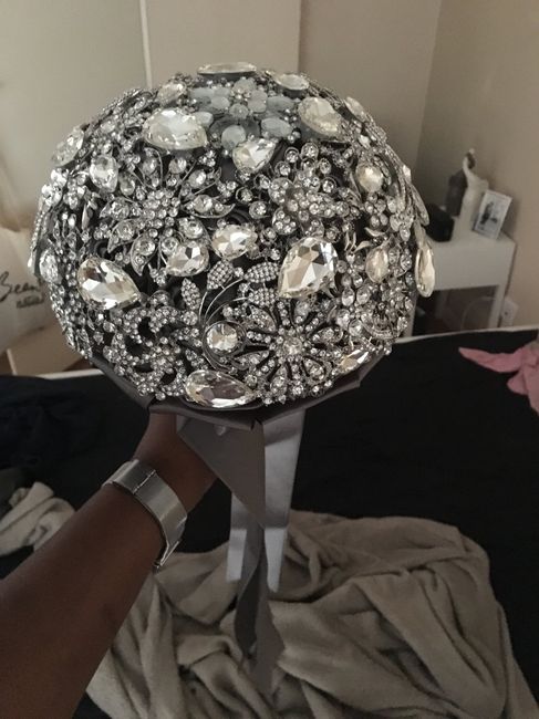 Brooch bouquet offert par mon témoin, je suis amoureuse - 2