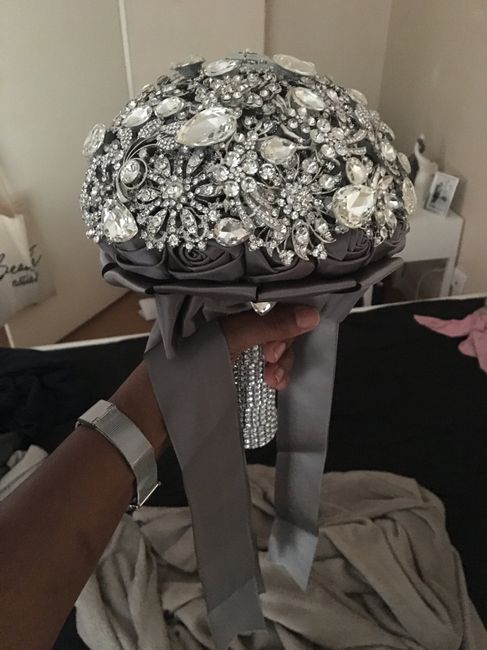 Brooch bouquet offert par mon témoin, je suis amoureuse - 3
