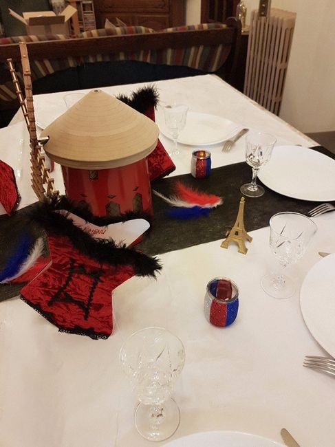 Table french cancan 