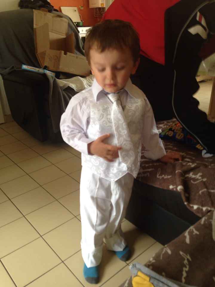 Essayage costume de mon fils . - 1