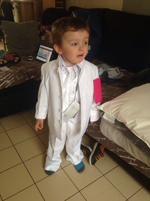 Essayage costume de mon fils . - 2