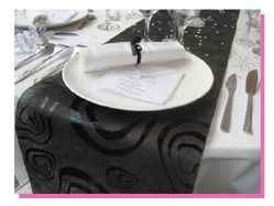 La tendance est au noir et rose poudré 