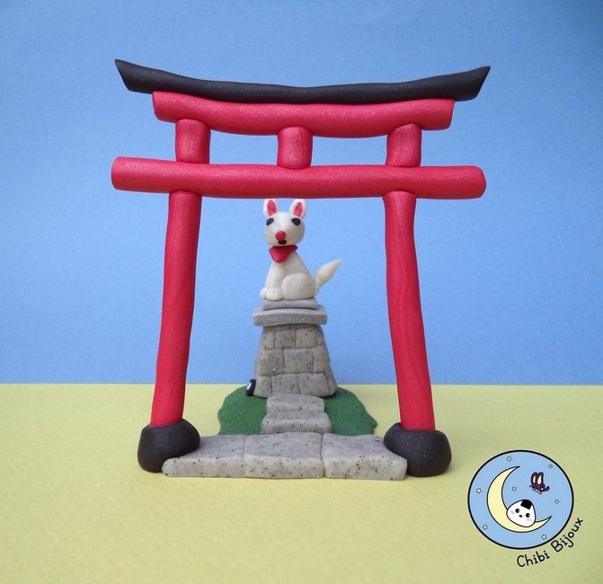 un renard (kitsune), un torii et même une noiraude