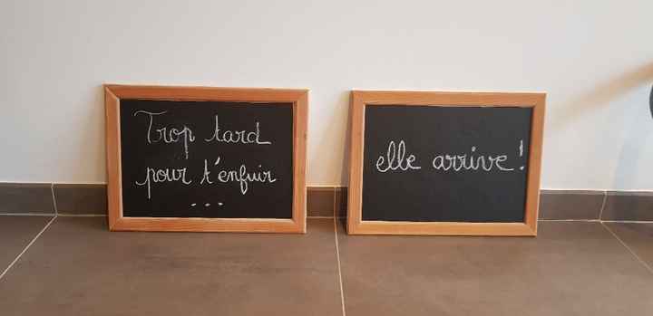 Ardoises pour l'entrée à l'église - 1