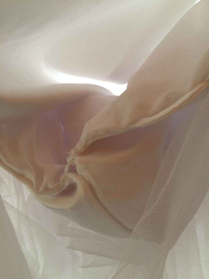 Détails de ma robe, apres une nuit difficile - 1