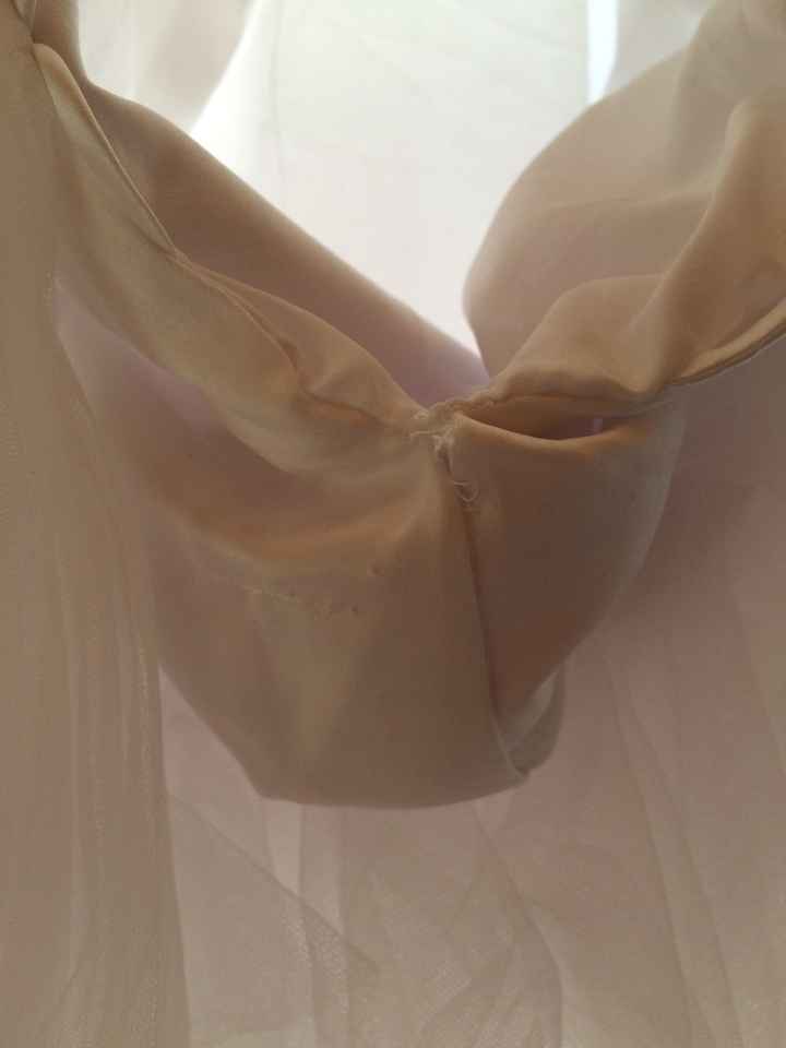 Détails de ma robe, apres une nuit difficile - 2