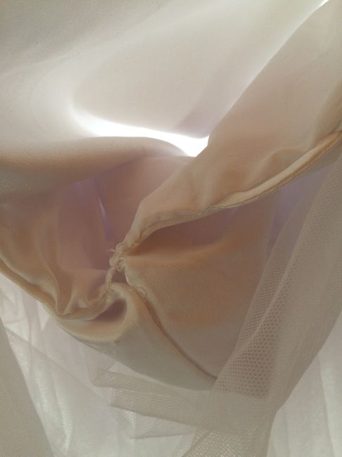 Détails de ma robe, apres une nuit difficile - 1