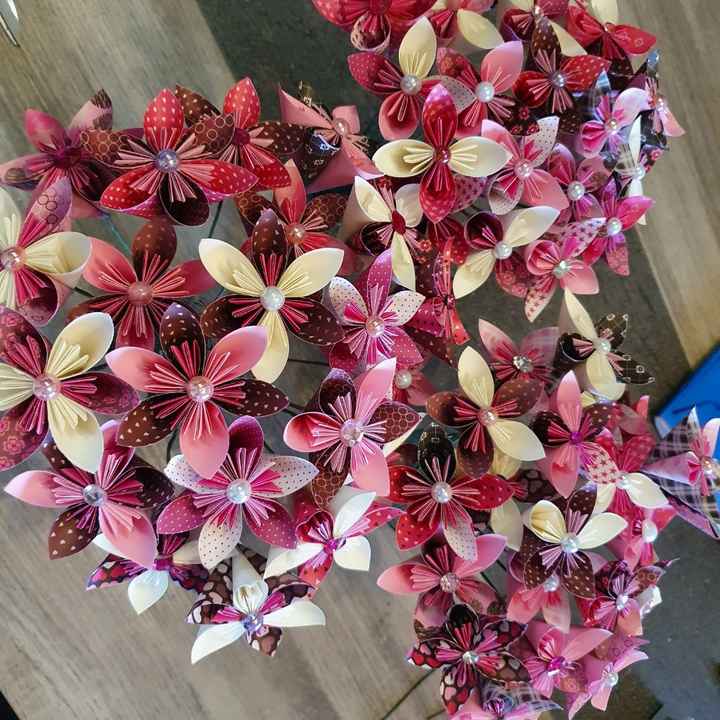 Décoration fait main fleurs en papier de soie - 1