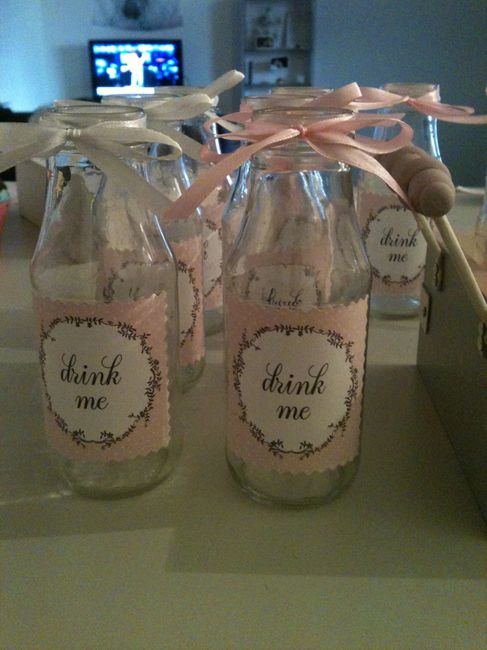 Bouteilles lait fraise sweet table