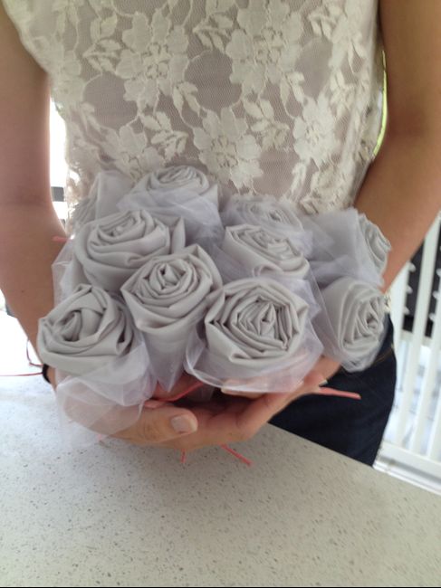 Roses pour les voitures des invités