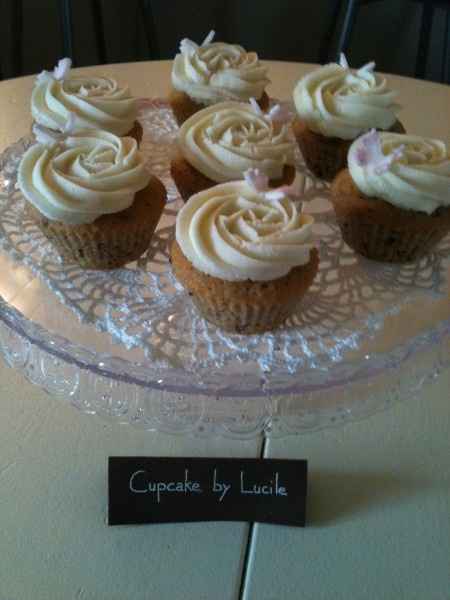 Essai de cupcakes glaçage en forme de roses