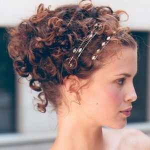 Coiffure cheveux frisés