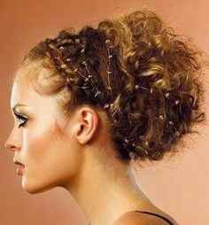 Coiffure cheveux  frisés