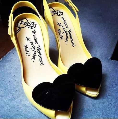 Mes Escarpins VIVIENNE WESTWOOD jaune