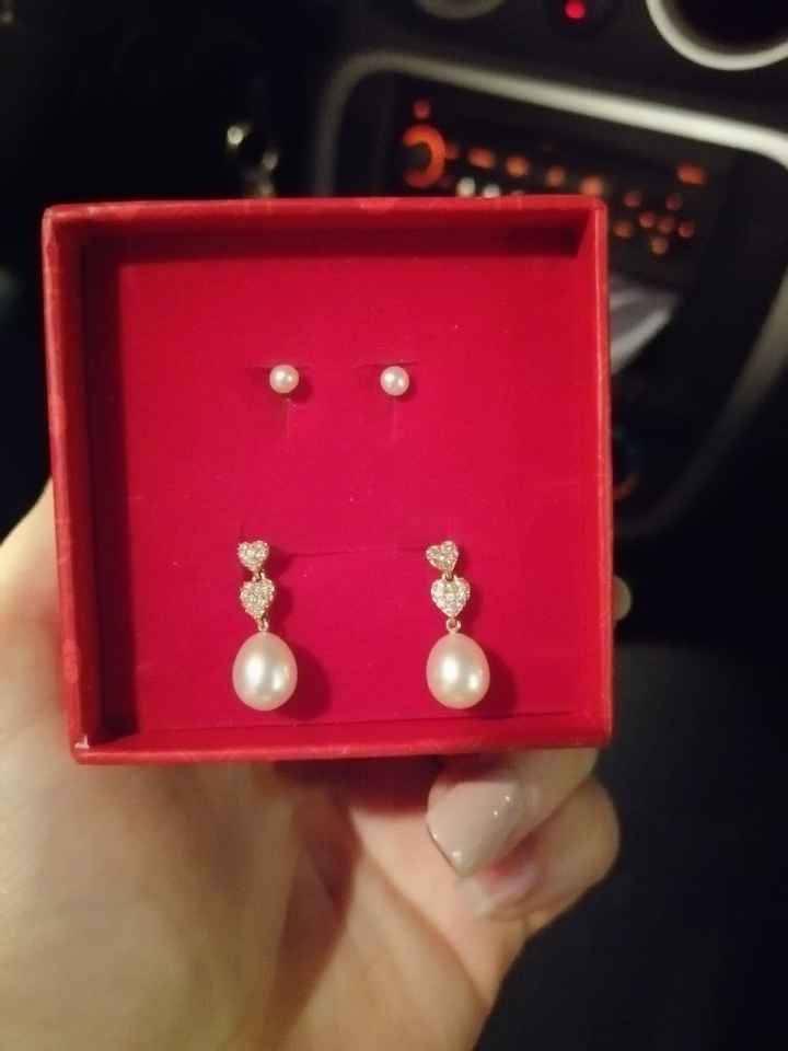 Boucles d'oreilles trouvées - 1