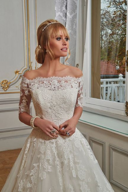Quelle coiffure avec un dos en dentelle 8