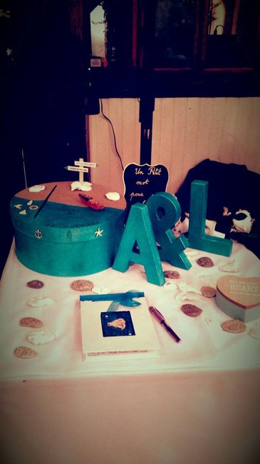 La table avec l'urne et livre d'or