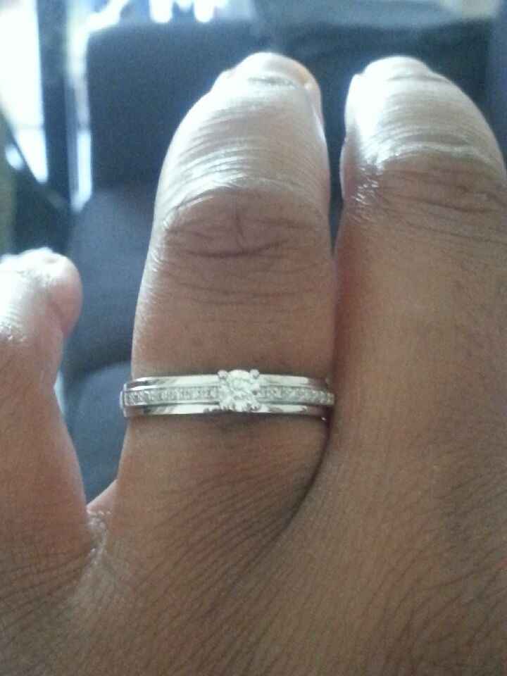 Qui porte une bague de fiançailles ? - 1