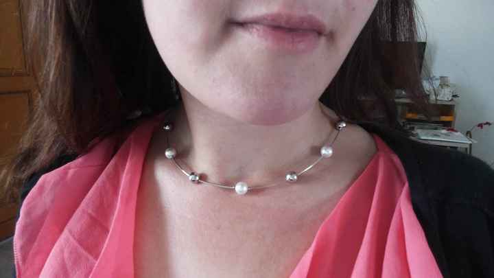 Mon collier (boucles d'oreilles en perles de culture blanches)