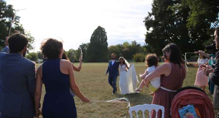 Sortie d'église - 2