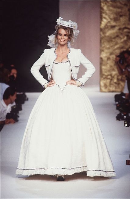 Petit délire : quel était le type de robe de mariée, l'année de ma naissance ? ( Oui, je sais, je ne