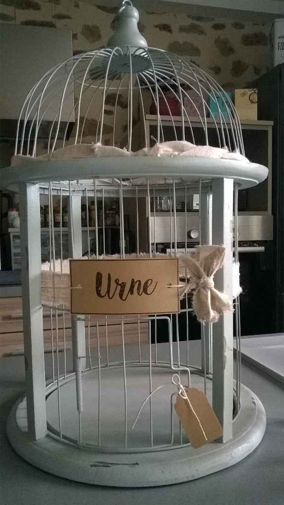 Urne - Après, j'ai écris Merci sur la petite étiquette