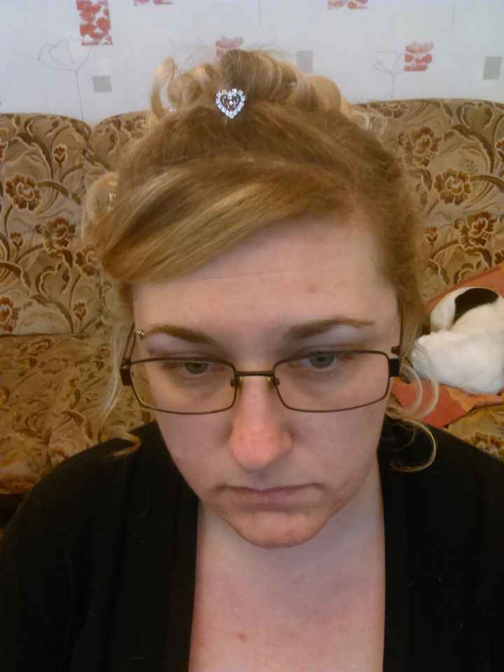 Essai coiffure, maquillage et robe... pas convaincu... - 4