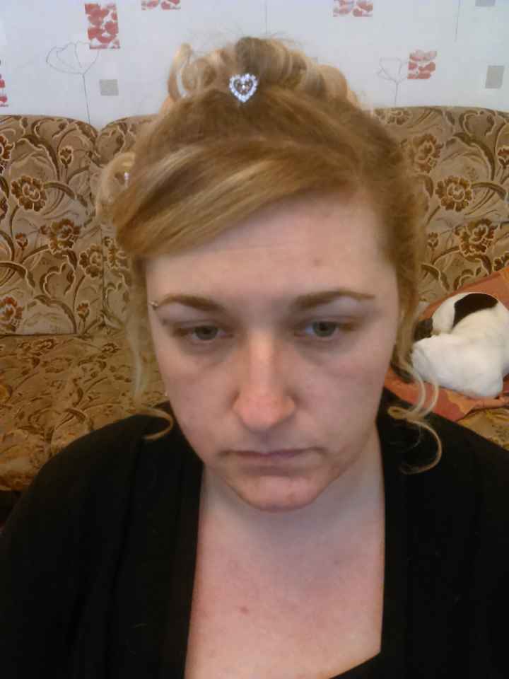 Essai coiffure, maquillage et robe... pas convaincu... - 5