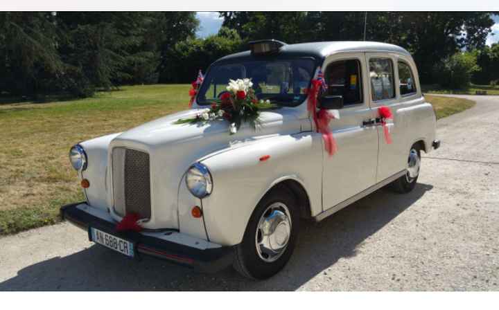  Voiture de collection pour arriver à la cérémonie - 1