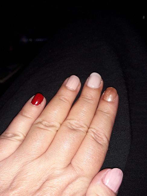 Besoin de votre avis sur le vernis à ongles ? - 1