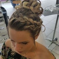 Qui a fait un chignon haut flou? - 1