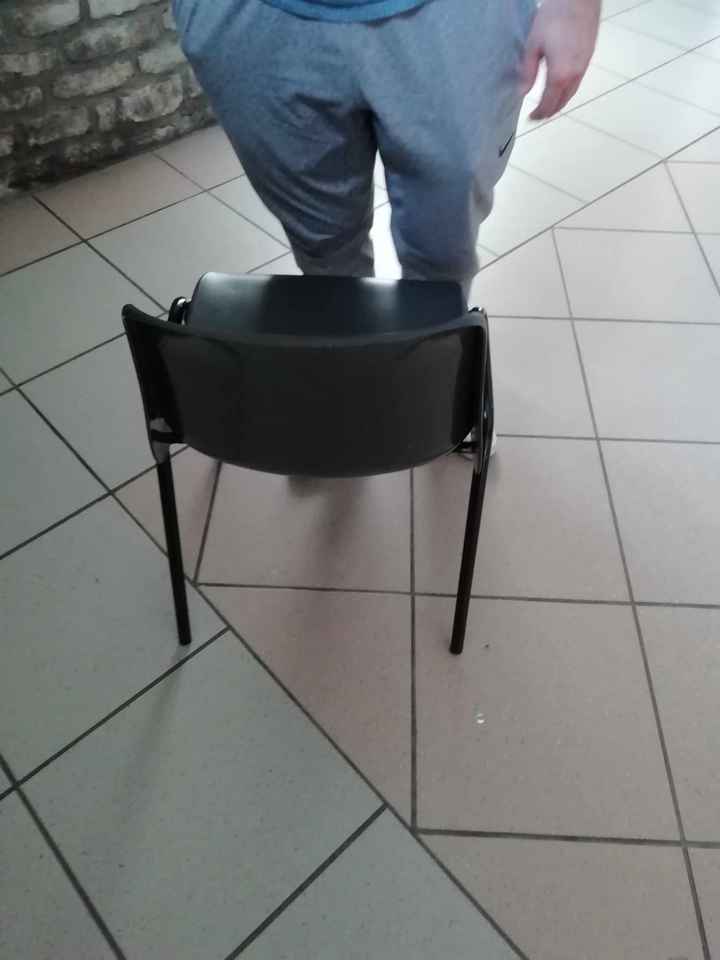 Chaises en plastique - 1