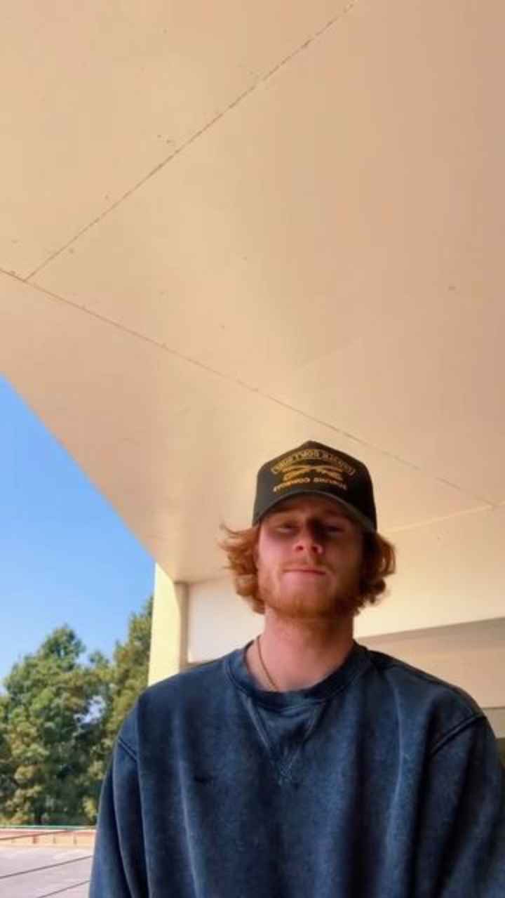 Je suis nouvelle ici... J'aimerais avoir un ami, - 1