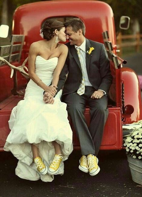 Idées de marié en costume et Converses ? 3