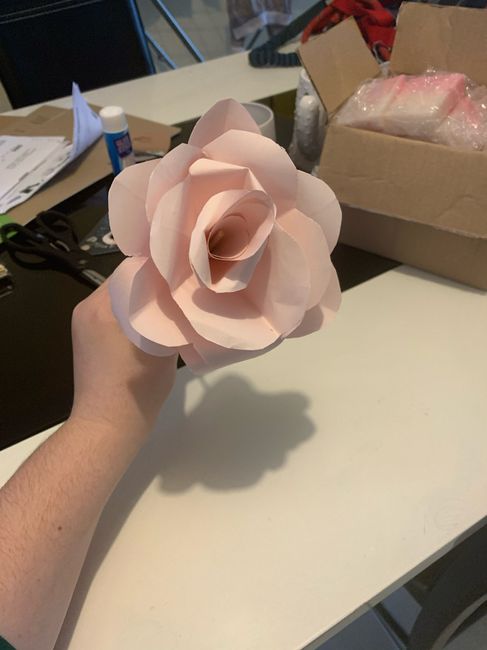 Fleurs en papier centre de table 4