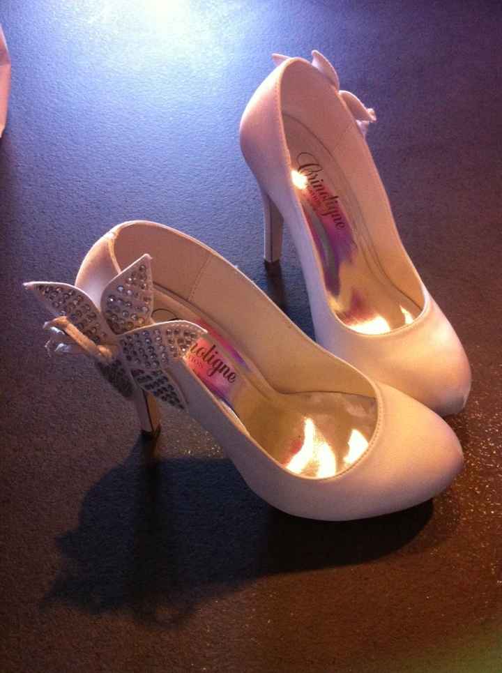 Escarpin en main mais satin blanc pure :-/ - 1