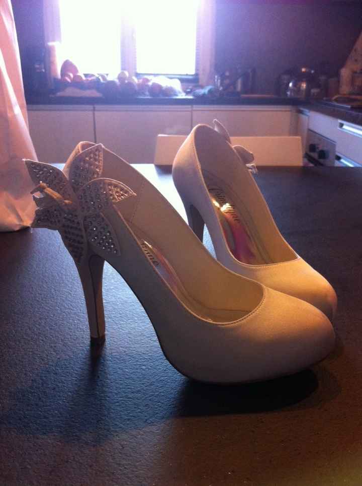 Escarpin en main mais satin blanc pure :-/ - 2