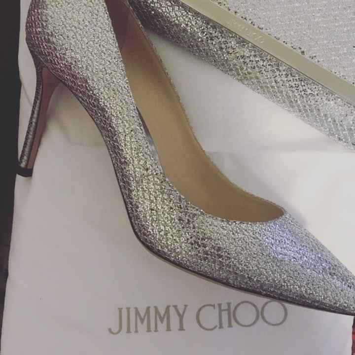 Chaussures et pochette trouvé !!! - 1