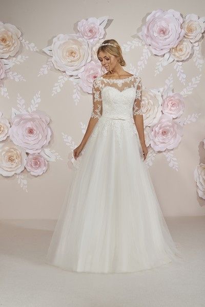 Robe de mariée décolletée au dos - 1