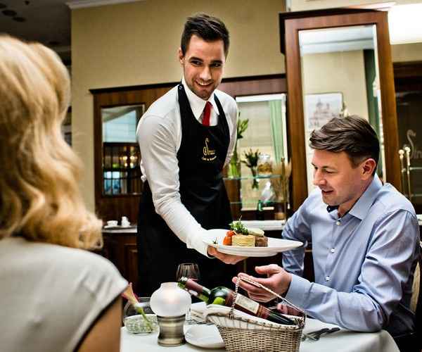 Traiteur : Combien coûte un repas de mariage ?  🍽️ - 2