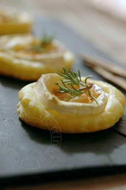 Tartelettes feuilletées chèvre romarin