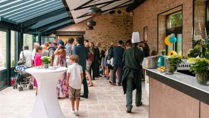 l'espace salon/bar verriere