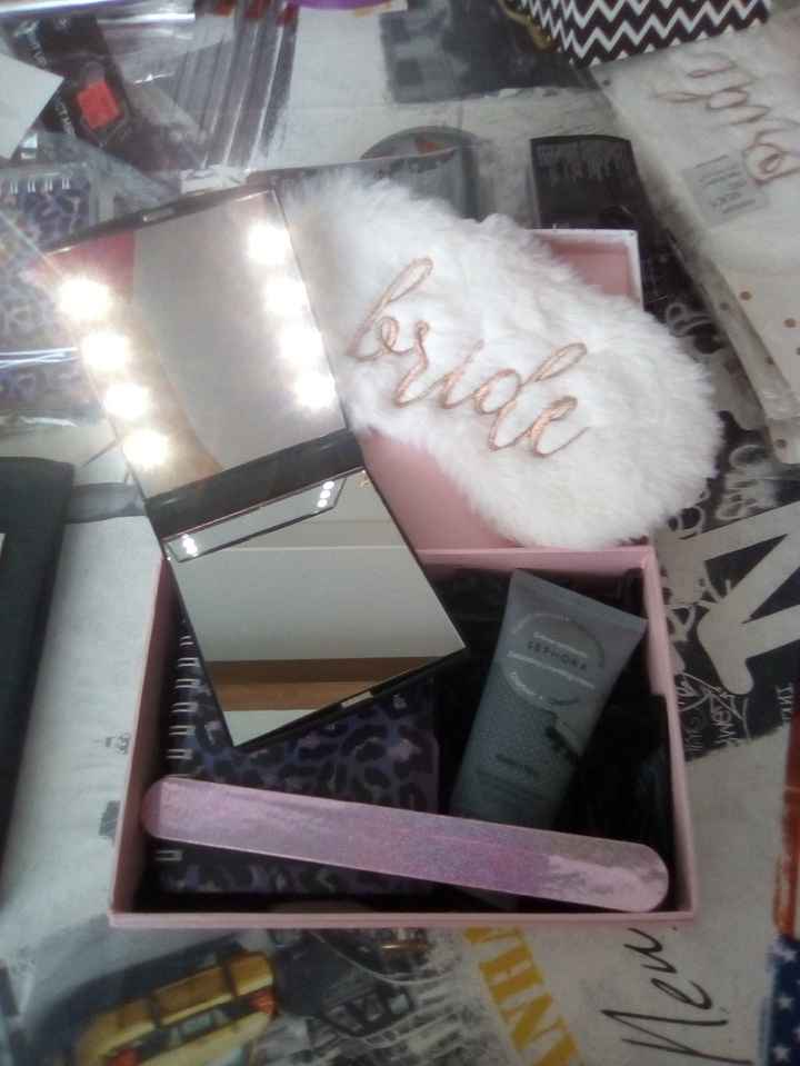 Boxe avec le miroir ouvert et allumé