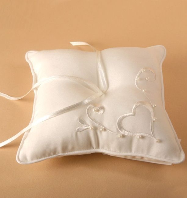 une idée de coussin pour les alliances